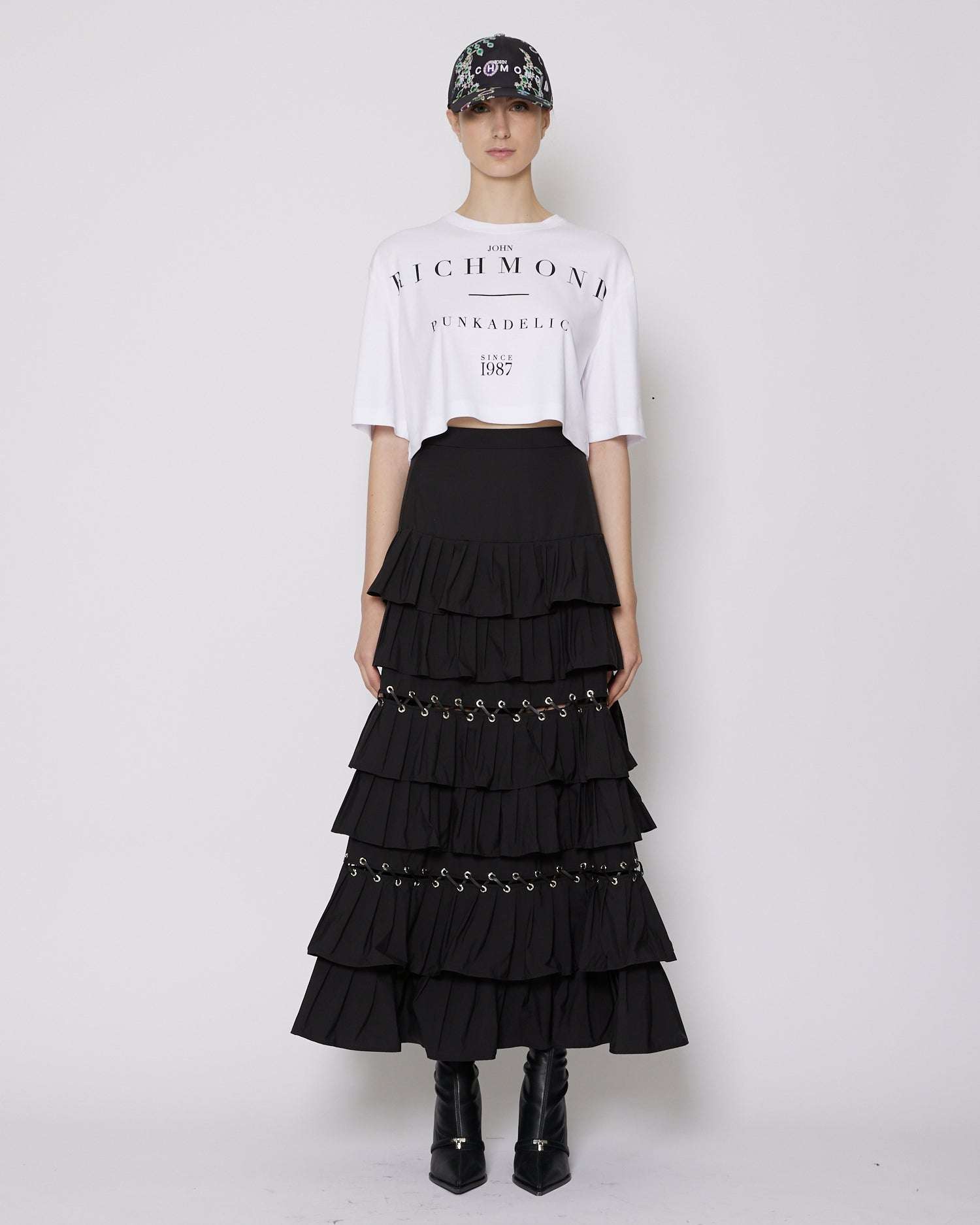 John Richmond T-shirt cropped con logo sul davanti sconto